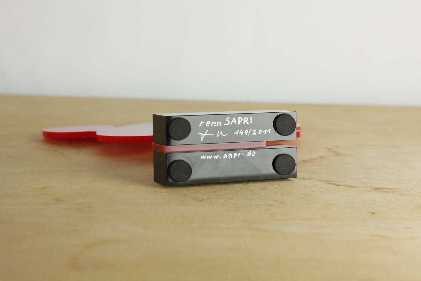 Plexiglas-Skulptur - Alfred Bradler (1942) - "Renn-Sapri"