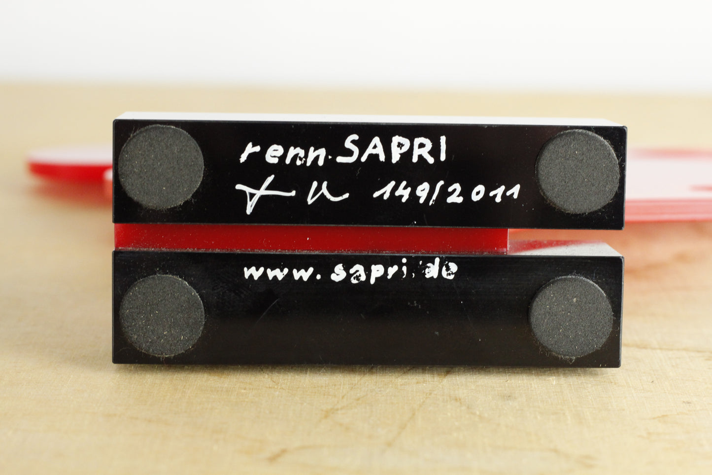 Plexiglas-Skulptur - Alfred Bradler (1942) - "Renn-Sapri"